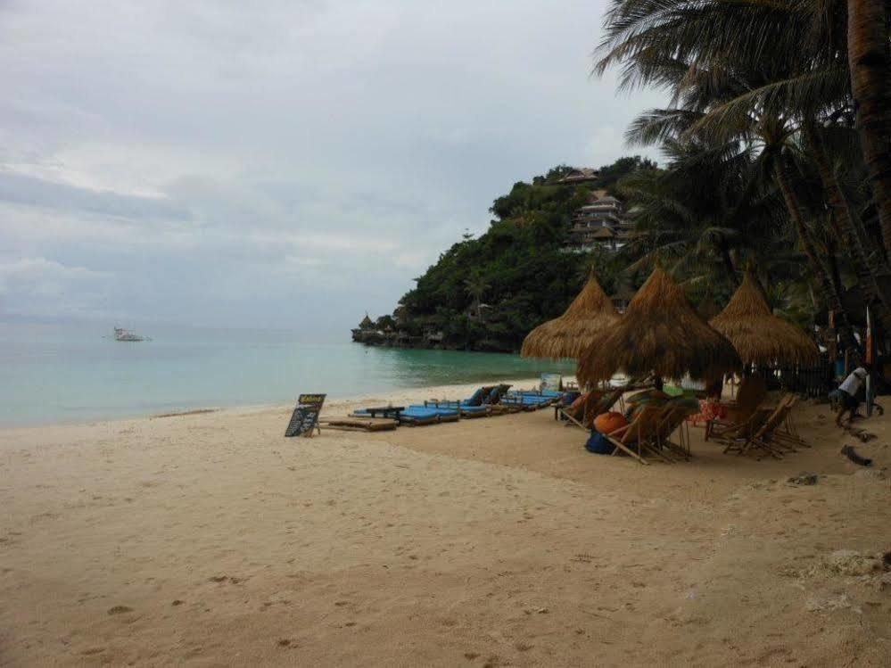 Mikas Beach Resort Balabag  Eksteriør bilde